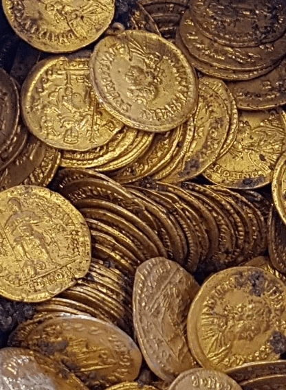 Foto - Almanya’da şaşkına çeviren olay! Kazma vuruldukça altın fışkırdı