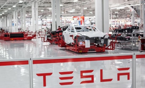 Foto - Almanya'da Tesla'ya sert tepki! Sokaklara döküldüler