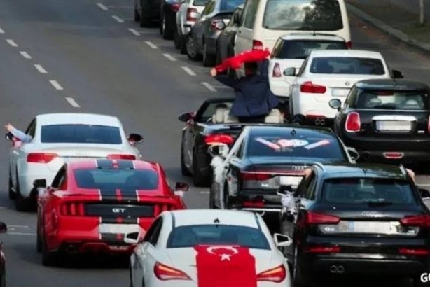 Foto - Almanya’da Türklere ait araçlara el konuldu! Duyan bu kez 'iyi yaptınız' diyor