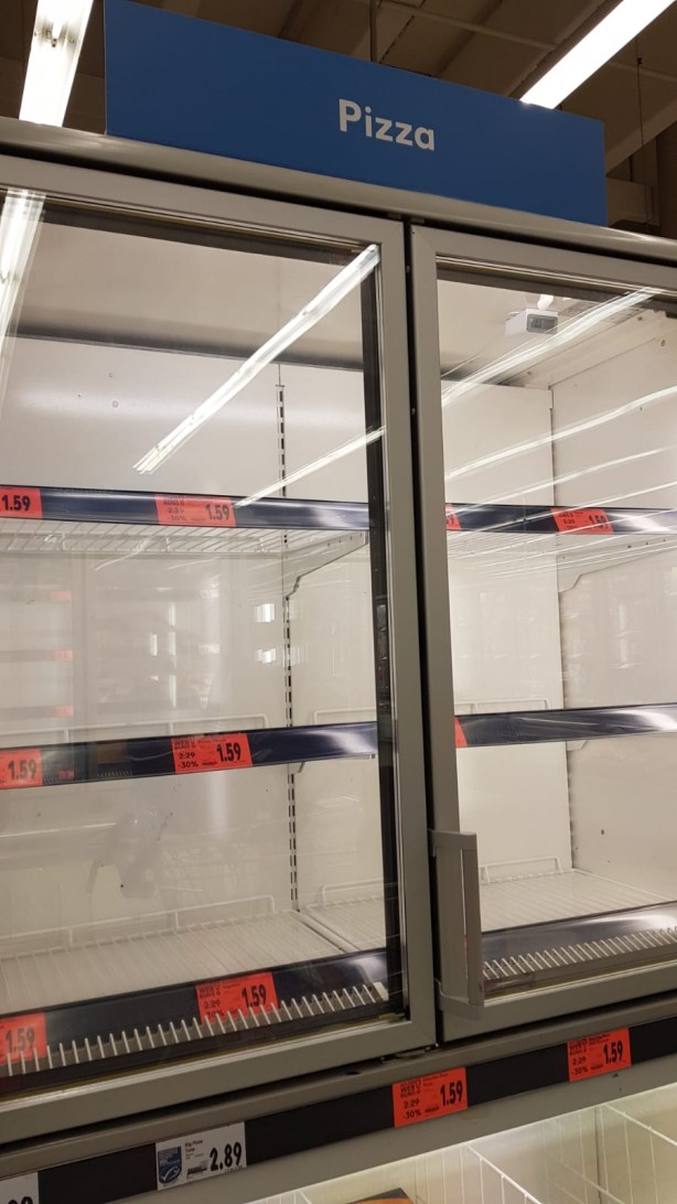 Foto - Almanya’da virüs sonrası son durum! Marketlere daldılar