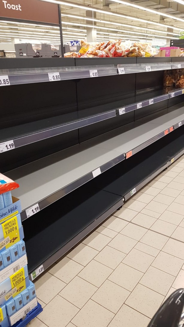 Foto - Almanya’da virüs sonrası son durum! Marketlere daldılar