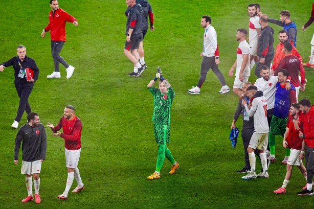 Foto - Almanya’da ‘yapılamaz’ denilen hareketi yapan Merih’e talip oldular: Bozkurt adım adım geliyor… EURO 2024'e damga vurmuştu...