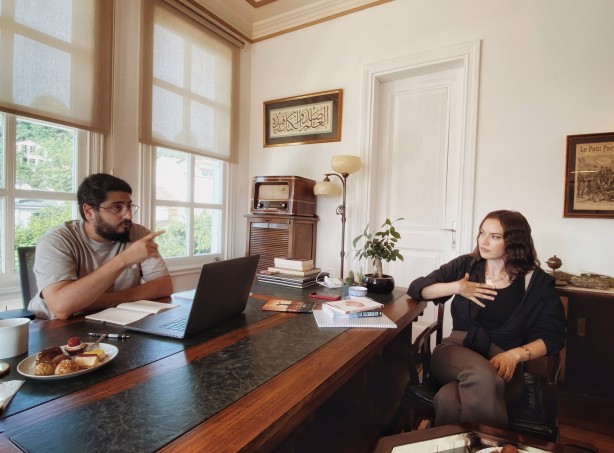 Foto - Alp Arslan’ın partneri imzayı attı! Sosyal medya yıkıldı