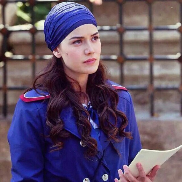 Foto - Alp Arslan’ın partneri imzayı attı! Sosyal medya yıkıldı