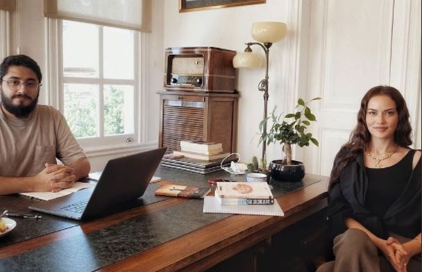 Foto - Alp Arslan’ın partneri imzayı attı! Sosyal medya yıkıldı