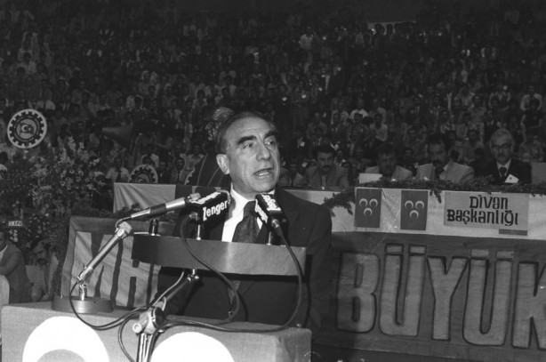 Foto - Alparslan Türkeş, vefatının 22. yılında dualarla anılıyor