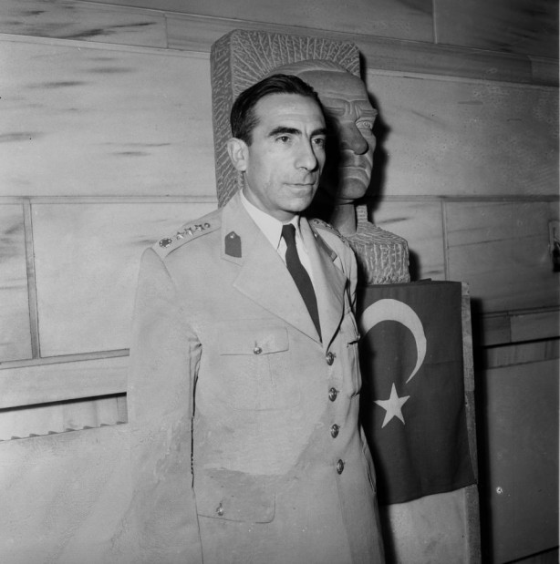 Foto - Alparslan Türkeş, vefatının 22. yılında dualarla anılıyor
