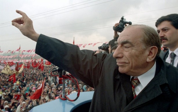 Foto - Alparslan Türkeş, vefatının 22. yılında dualarla anılıyor