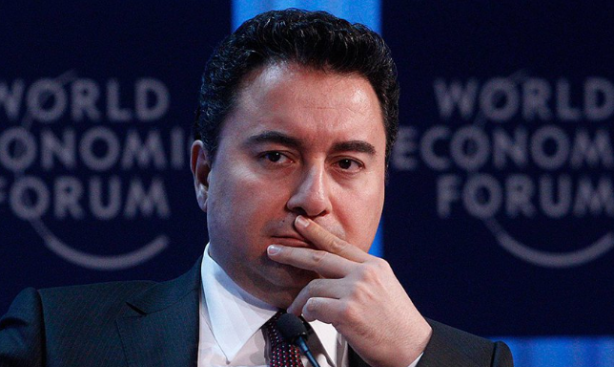 Foto - Alpay Özalan, Ali Babacan'ı fena şamarladı