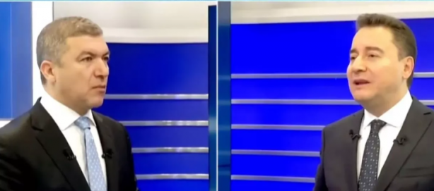 Foto - Alpay Özalan, Ali Babacan'ı fena şamarladı