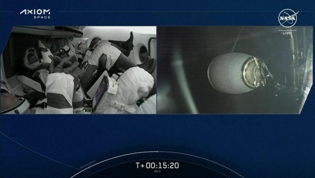 Foto - Alper Gezeravcı uzaya çıktı sosyal medya yıkıldı! 'Cam kenarını kapmışız'