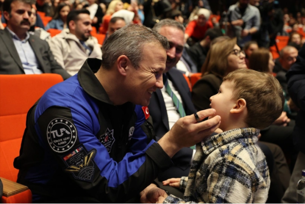Foto - Alper Gezeravcı uzaydaki en tehlikeli anısını anlattı