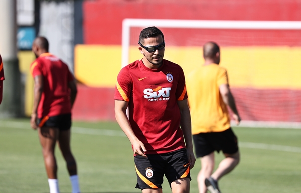 Foto - Alper Yılmaz Galatasaray'da antrenmanlara başladı