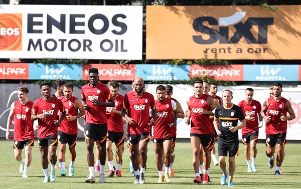 Foto - Alper Yılmaz Galatasaray'da antrenmanlara başladı