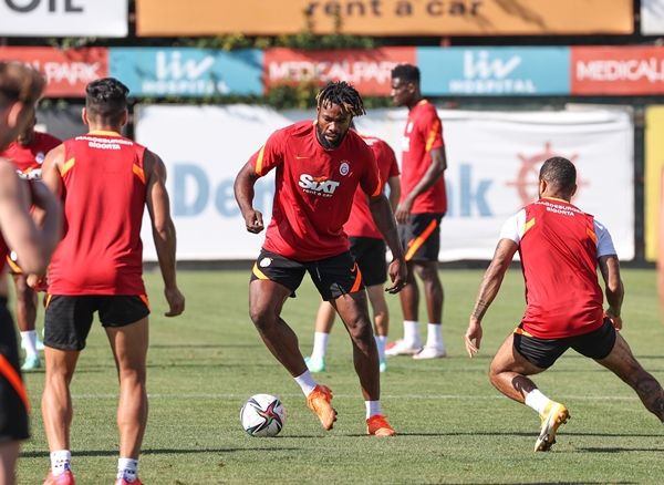 Foto - Alper Yılmaz Galatasaray'da antrenmanlara başladı