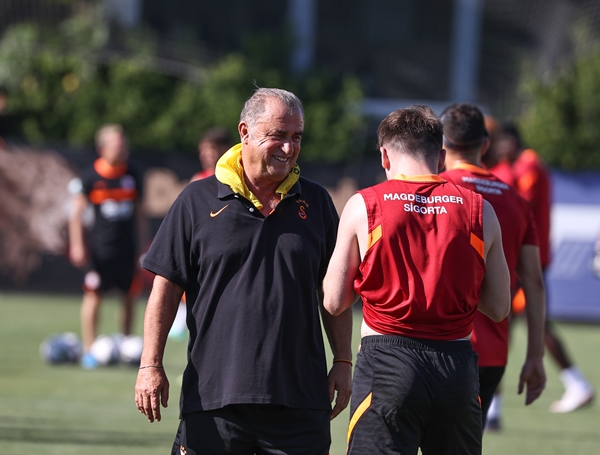 Foto - Alper Yılmaz Galatasaray'da antrenmanlara başladı