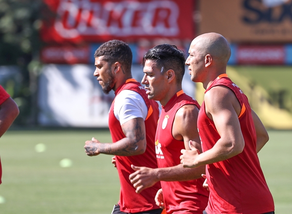 Foto - Alper Yılmaz Galatasaray'da antrenmanlara başladı