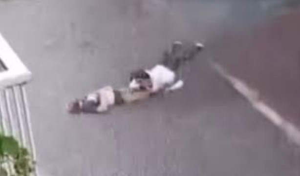 Alsancak’ta elektrik kabloları yine dışarıda 