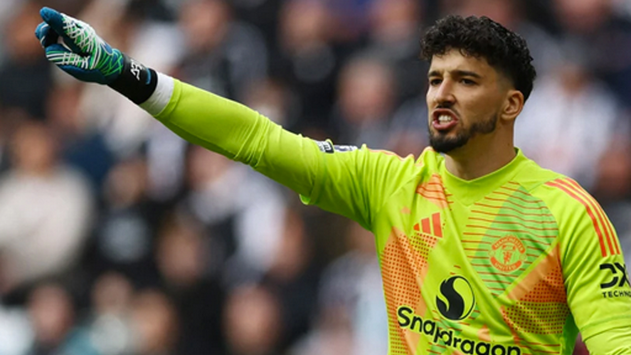Foto - Altay Bayındır çileden çıkardı! Böyle olmaz ki be Altay’ım: İlk maçında tarihi tersten yazdı…
