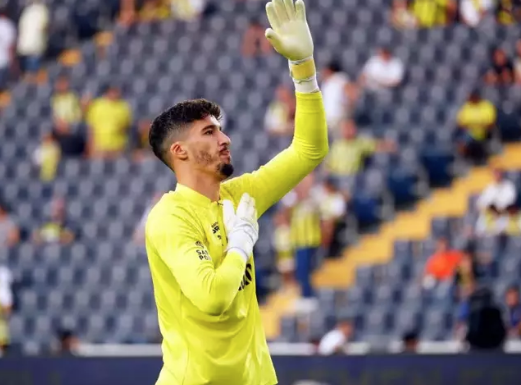 Foto - Altay Bayındır daha imzayı atmadan olay oldu bile! Yok artık daha neler...