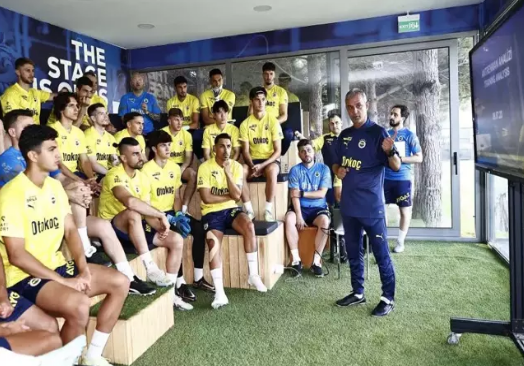 Foto - Altay Bayındır daha imzayı atmadan olay oldu bile! Yok artık daha neler...