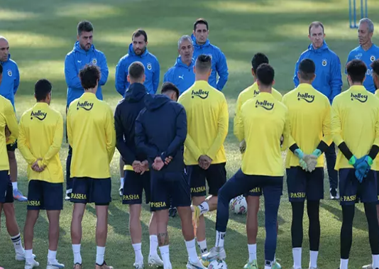 Foto - Altay Bayındır daha imzayı atmadan olay oldu bile! Yok artık daha neler...