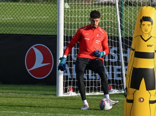 Foto - Altay Bayındır’a gün doğdu! Manchester United'dan müjdeli haber geldi...