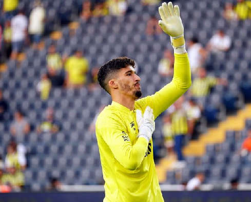 Foto - Altay Bayındır resmen harekete geçti! Fenerbahçe için büyük fedakarlık! O gerçek Türk devi oldu!