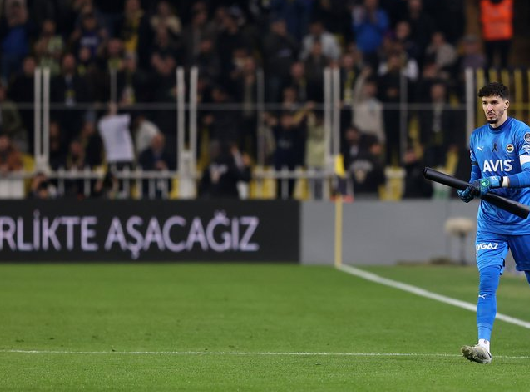 Foto - Altay Bayındır resmen harekete geçti! Fenerbahçe için büyük fedakarlık! O gerçek Türk devi oldu!