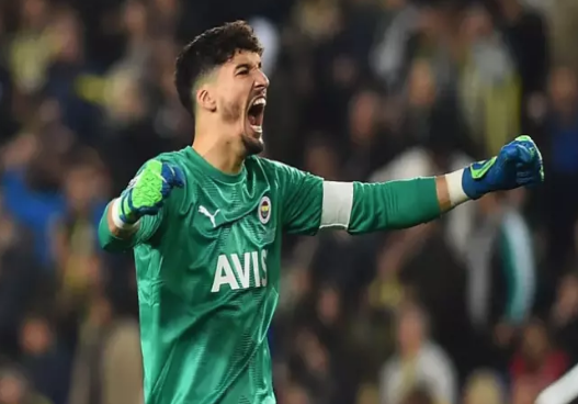 Foto - Altay Bayındır'ın yerine 390 gol yiyen kaleci geliyor! Neler yaptığını duyunca şok olacaksınız!