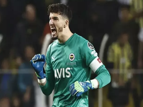 Foto - Altay Bayındır'ın yerine 390 gol yiyen kaleci geliyor! Neler yaptığını duyunca şok olacaksınız!