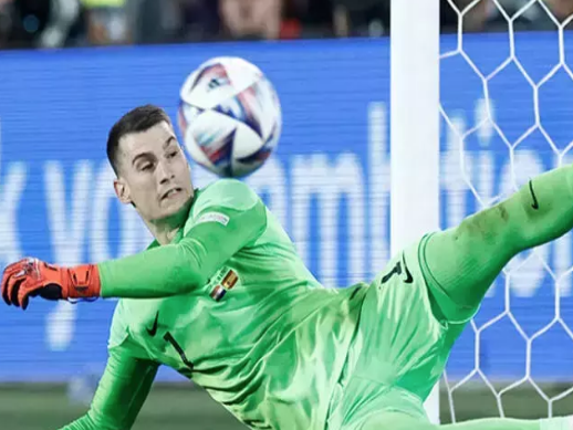 Foto - Altay Bayındır'ın yerine 390 gol yiyen kaleci geliyor! Neler yaptığını duyunca şok olacaksınız!