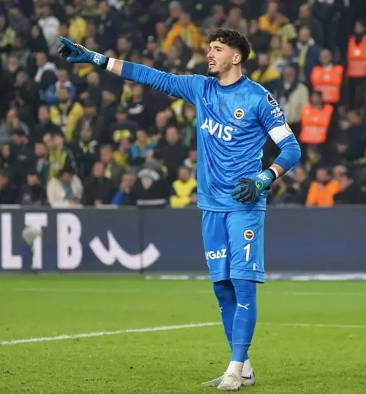 Altay Bayındır'ın yerine 390 gol yiyen kaleci geliyor! Neler yaptığını duyunca şok olacaksınız!