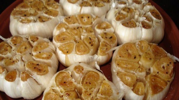 Foto - Altı diş kavrulmuş sarımsak yedikten 24 saat sonra vücudunuzda bakın neler oluyor!