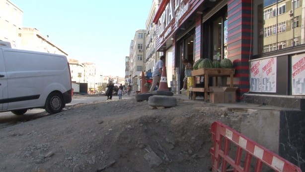 Foto - Altı gitti Mersin’e üstü gitti tersine! İBB’nin bitmeyen çalışması bezdirdi!