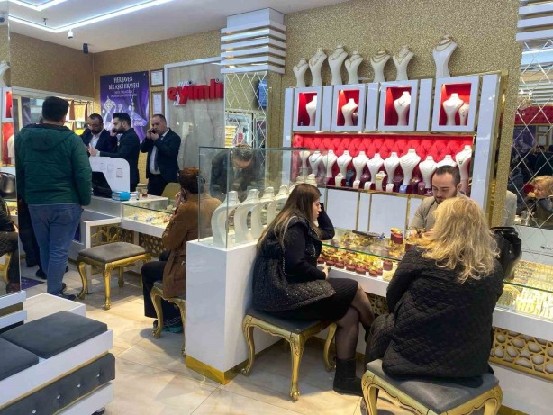 Foto - Altın alacaklar dikkat! Kuyumcular uyardı! İkinci basımdan uzak durun