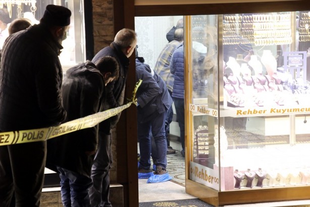 Foto - Altın alma bahanesiyle gittiği kuyumcuyu yaraladı