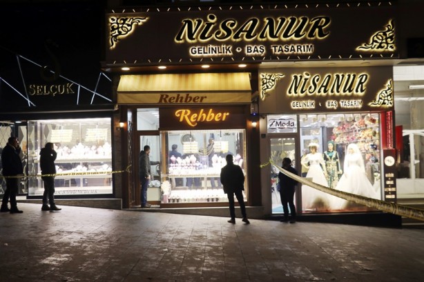 Foto - Altın alma bahanesiyle gittiği kuyumcuyu yaraladı