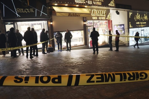 Foto - Altın alma bahanesiyle gittiği kuyumcuyu yaraladı