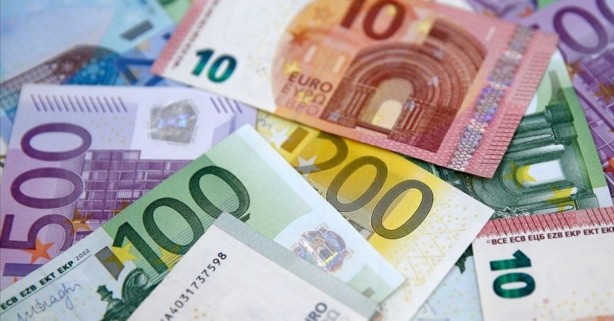 Altın, dolar derken ünlü banka euro tahminini duyurdu! Tahminlerini apar topar değiştirdiler
