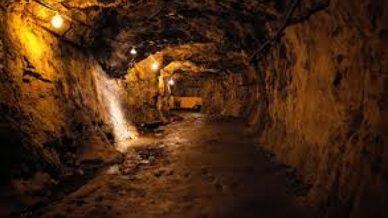 Foto - Altın fışkıran madende felaket! 100'den fazla ölü var