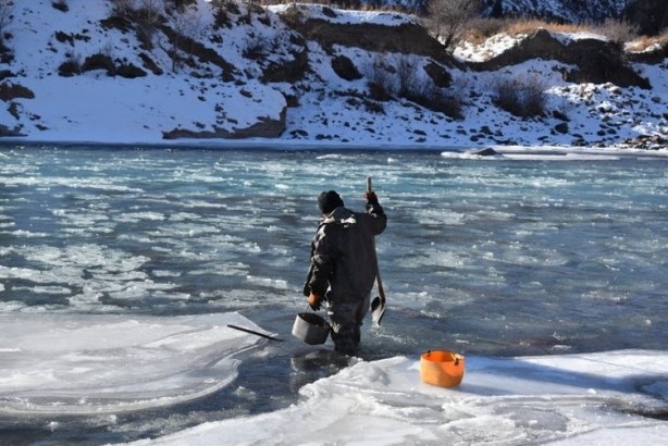 Foto - Altın fışkırıyor! Köylüler günde 500 gram altın çıkarıyor