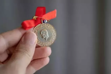 Foto - Altın fiyatlarında büyük sürprize çok az kaldı! 4 aydır 'uyuyordu', yeni rekorlara koşuyor: Detaylar belli oldu!