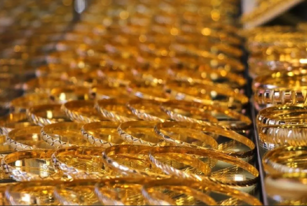 Foto - Altın için görülmemiş tahmin! Duyan soğuk havaya bakmayıp kuyumculara akın edecek