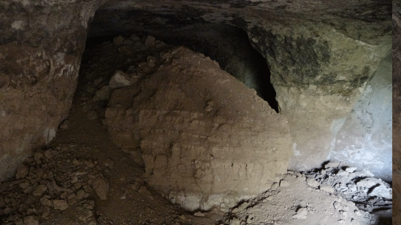 Foto - Altın söylentisi kulaktan kulağa yayıldı, akın eden define avcıları sit alanını harabeye çevirdi