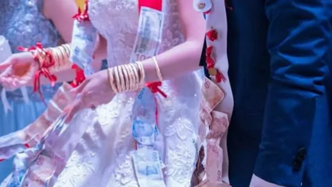 Foto - Altın takı tarihe karışıyor: Düğünlerde artık onun devi başladı!