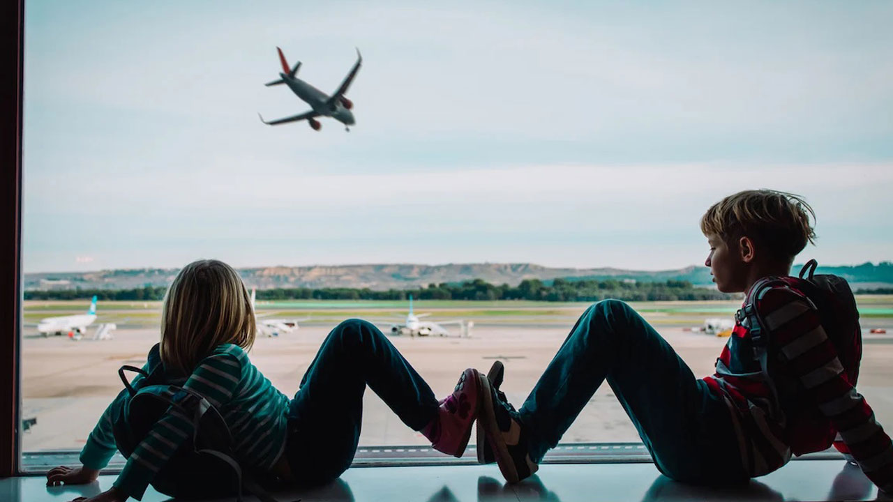 Altın tavsiyeler! Uçakta stres olmadan çocukla seyahat etmenin sırrı