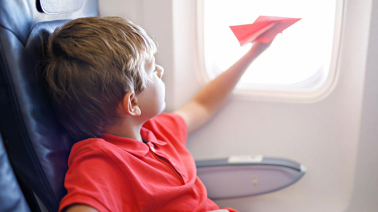 Foto - Altın tavsiyeler! Uçakta stres olmadan çocukla seyahat etmenin sırrı