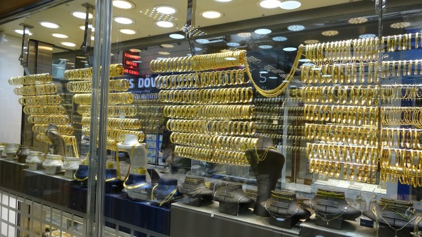 Foto - Altın uçunca kuyumcular doldu taştı! Kuyumcu esnafı altının sene sonunda göreceği rakamı açıkladı