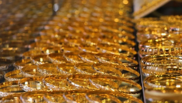 Altında büyük tehlike! Tasını tarağını toplayan Dubai'ye gitmeye başladı, kaçakçılar pusuda bekliyor